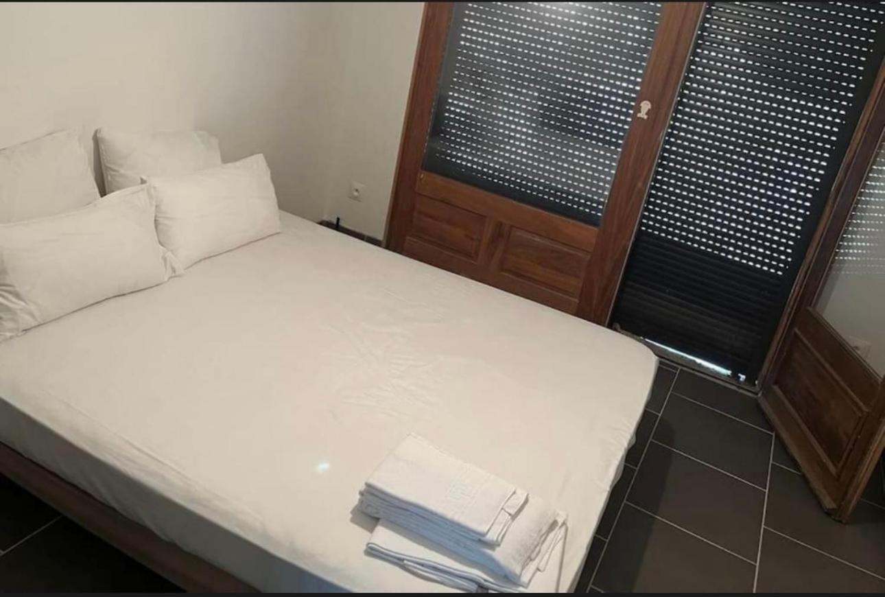 Maison A Vezac 24220 Екстериор снимка